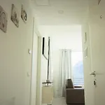 شقة Simon's Place View نيسّو